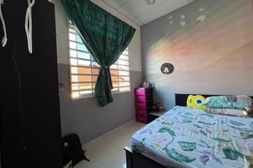 Teres 1 Tingkat Taman PSJ Sungai Karang Kuantan (Untuk Dijual)