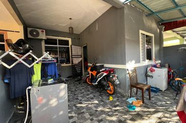 Teres 1 Tingkat Taman PSJ Sungai Karang Kuantan (Untuk Dijual)