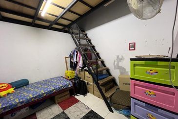 Teres 1 Tingkat Taman PSJ Sungai Karang Kuantan (Untuk Dijual)