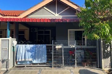 Teres 1 Tingkat Taman PSJ Sungai Karang Kuantan (Untuk Dijual)