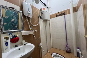 Teres 1 Tingkat Taman PSJ Sungai Karang Kuantan (Untuk Dijual)