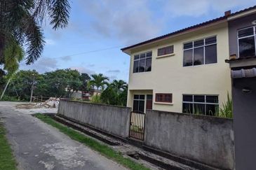 Teres 2 Tingkat Corner Lot Bukit Besar Terengganu (Untuk Dijual)