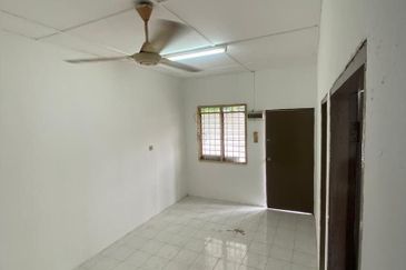 KAMPUNG PADANG LESTARI