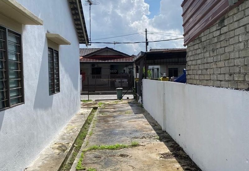 KAMPUNG PADANG LESTARI