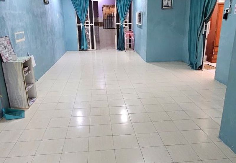 BANDAR SATELITE MUADZAM SHAH