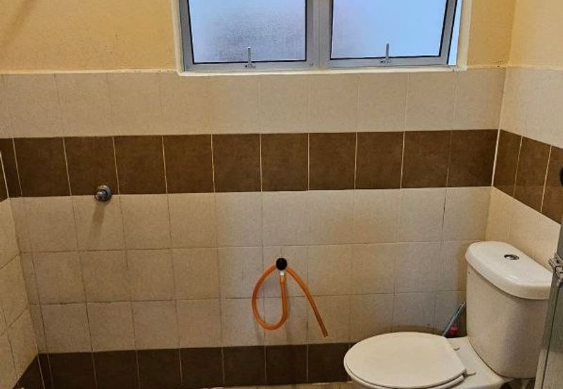 BANDAR SATELITE MUADZAM SHAH