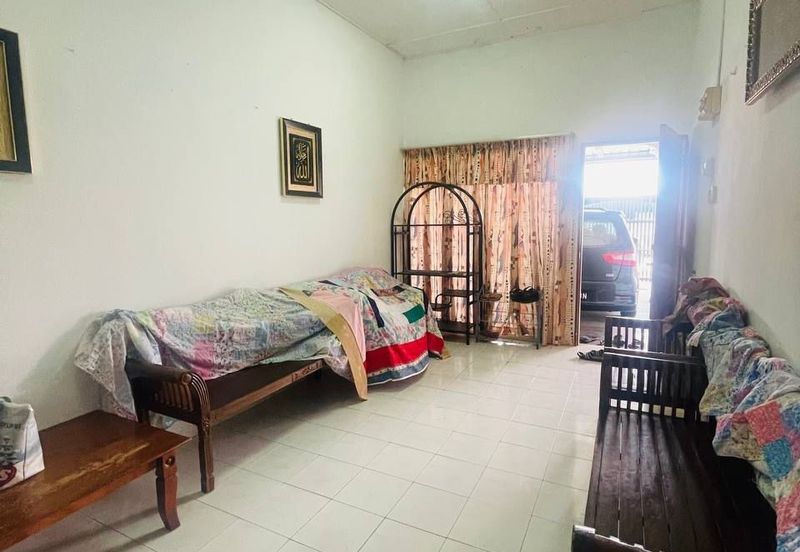 TAMAN SAGA, MENTAKAB