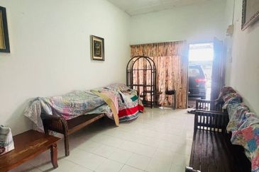 TAMAN SAGA, MENTAKAB