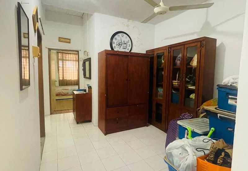 TAMAN SAGA, MENTAKAB