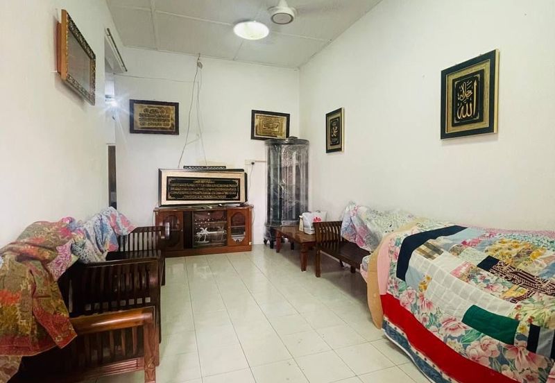 TAMAN SAGA, MENTAKAB