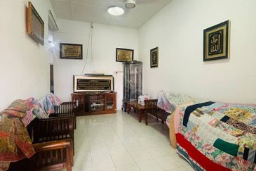 TAMAN SAGA, MENTAKAB