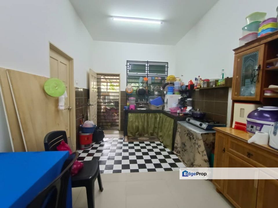 Teres Setingkat Corner Lot Taman Rendang Damai Pekan Pahang, Pahang, Pekan