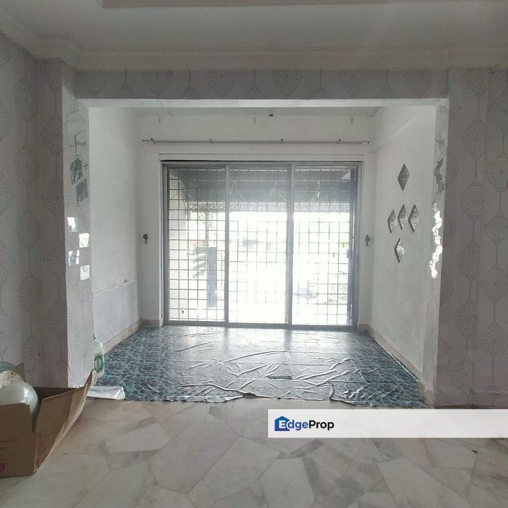 𝐑𝐮𝐦𝐚𝐡 𝐓𝐞𝐫𝐞𝐬 𝟐 𝐓𝐢𝐧𝐠𝐤𝐚𝐭 𝐓𝐚𝐦𝐚𝐧 𝐒𝐫𝐢 𝐏𝐞𝐥𝐢𝐧𝐝𝐮𝐧𝐠, 𝐊𝐮𝐚𝐧𝐭𝐚𝐧 For Sale, Pahang, Kuantan