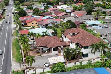 KAMPUNG BUKIT SEKILAU