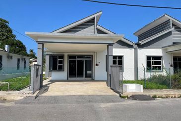 TAMAN BESERAH PANTAI