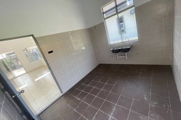 TAMAN BESERAH PANTAI