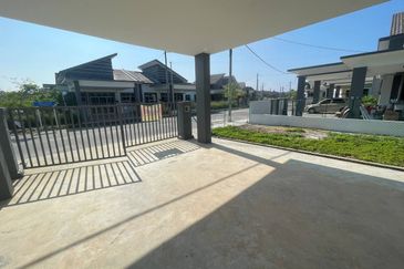 TAMAN BESERAH PANTAI