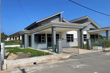 TAMAN BESERAH PANTAI