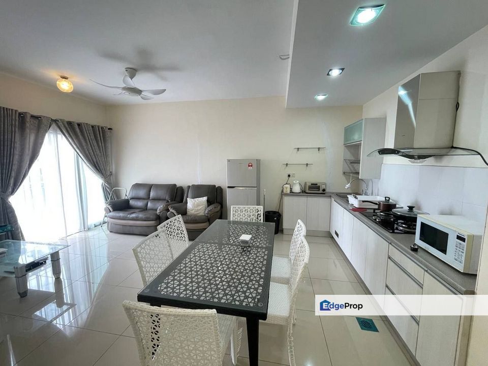 CHEAPEST BELOW MARKET VALUE SWISS GARDEN RESORT RESIDENCES KUANTAN FOR SALE (GOOD FOR INVESTMENT) CORNER LOT (FULLY FURNISHED) FACING SEA VIEW & POOL , Pahang, Kuantan