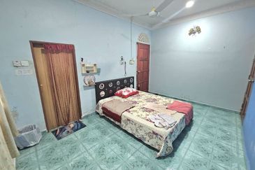 BANDAR SATELITE MUADZAM SHAH