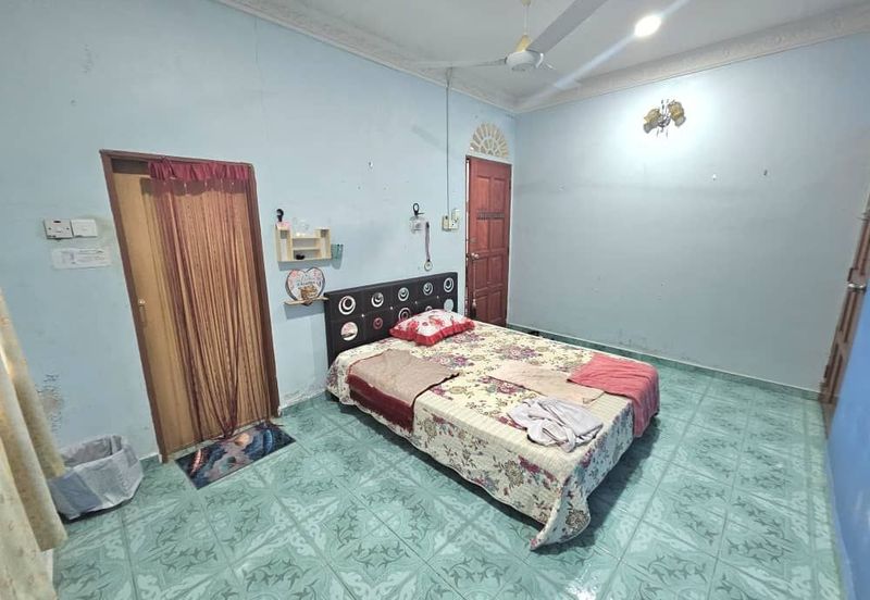 BANDAR SATELITE MUADZAM SHAH