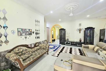 BANDAR SATELITE MUADZAM SHAH