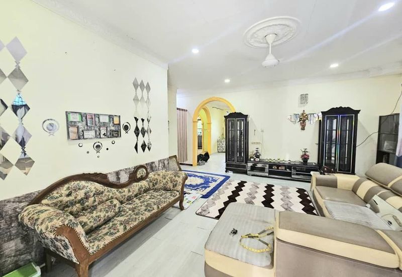 BANDAR SATELITE MUADZAM SHAH