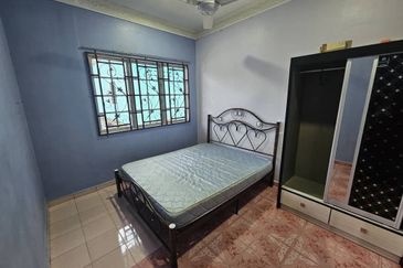 BANDAR SATELITE MUADZAM SHAH