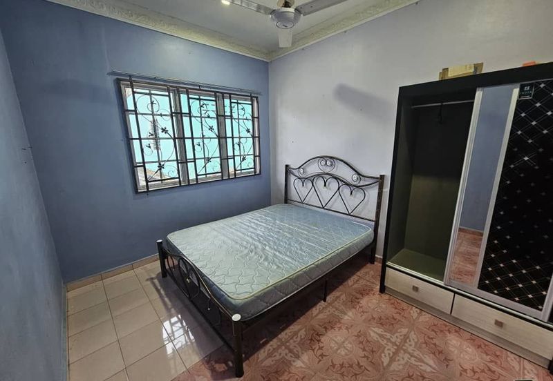 BANDAR SATELITE MUADZAM SHAH