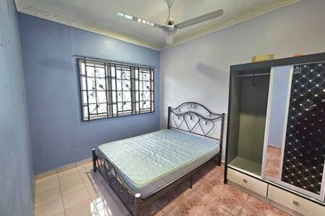 BANDAR SATELITE MUADZAM SHAH