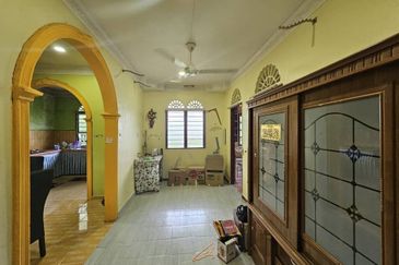 BANDAR SATELITE MUADZAM SHAH