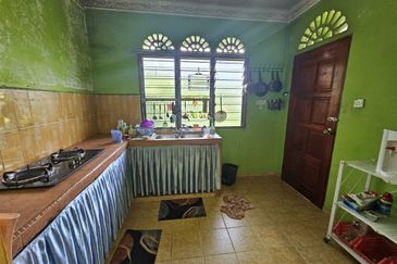 BANDAR SATELITE MUADZAM SHAH