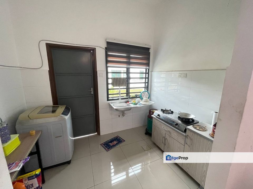 TERRACE DOUBLE STOREY 4R 3BR @ AMAN PLUS, PINGGIRAN PUTRA 3 PAK MAHAT, KUANTAN (fully Furnished), Pahang, Kuantan