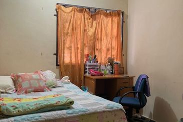 BANDAR SATELITE MUADZAM SHAH