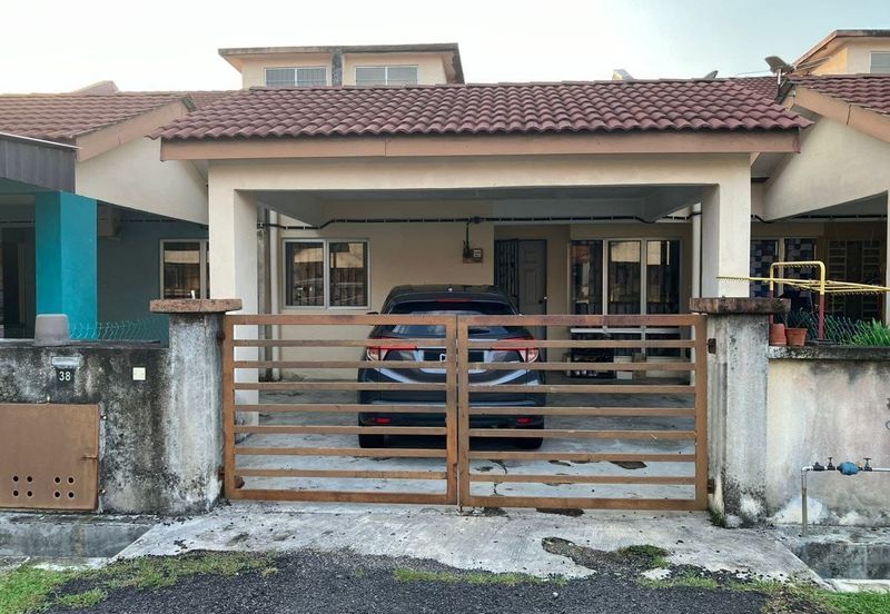 BANDAR SATELITE MUADZAM SHAH