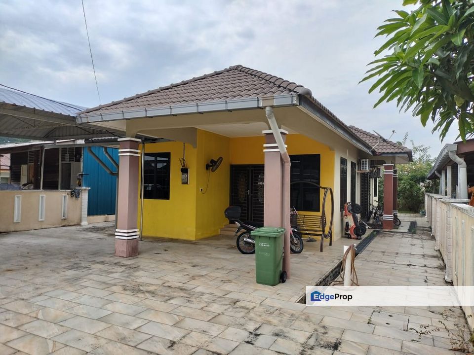 Banglo Setingkat Taman LKNP Pekan Pahang, Pahang, Pekan