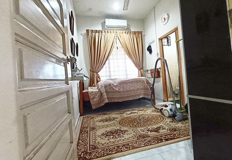 Kampung Binjai, Kedai Mulong