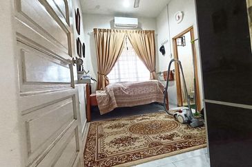 Kampung Binjai, Kedai Mulong