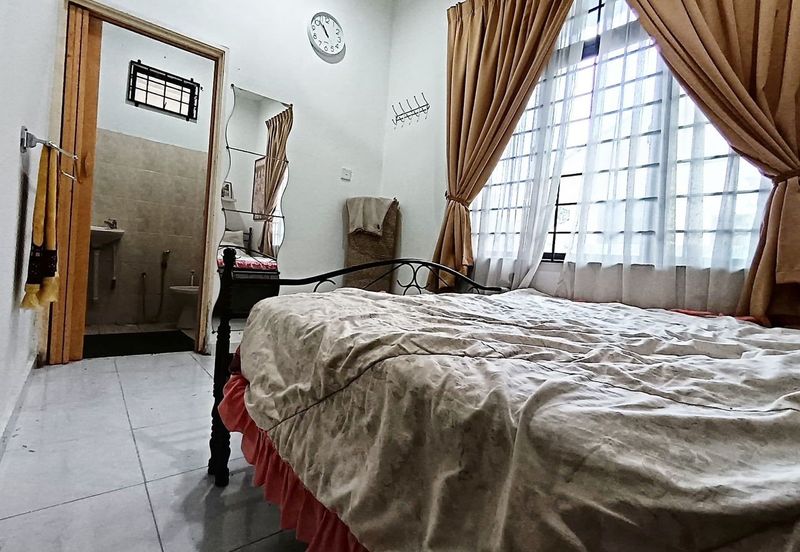 Kampung Binjai, Kedai Mulong