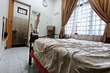 Kampung Binjai, Kedai Mulong