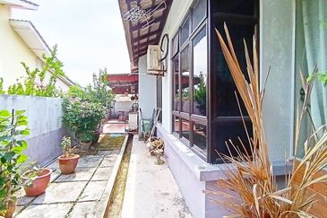 Kampung Binjai, Kedai Mulong