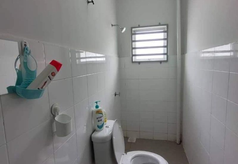 BANDAR SATELITE MUADZAM SHAH