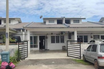 BANDAR SATELITE MUADZAM SHAH