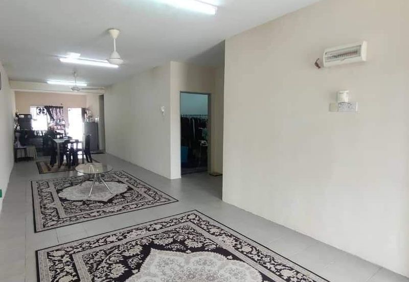 BANDAR SATELITE MUADZAM SHAH