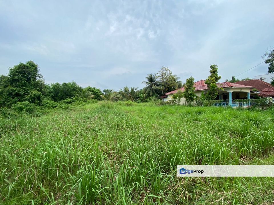 TANAH LOT - KG. PADANG GARUDA, BATU 8 KUANTAN, Pahang, Kuantan