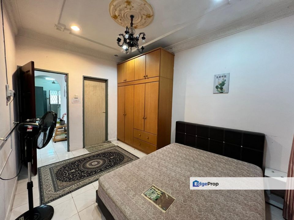 TERES SETINGKAT TAMAN SEBERANG BALOK KUANTAN, Pahang, Kuantan