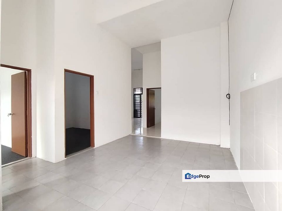 Teres Setingkat Taman Alor Ara Dahlia Pekan Pahang, Pahang, Pekan