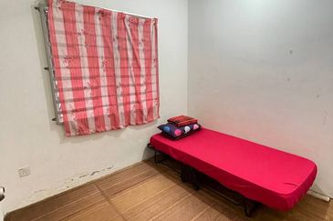 BANDAR SATELITE MUADZAM SHAH