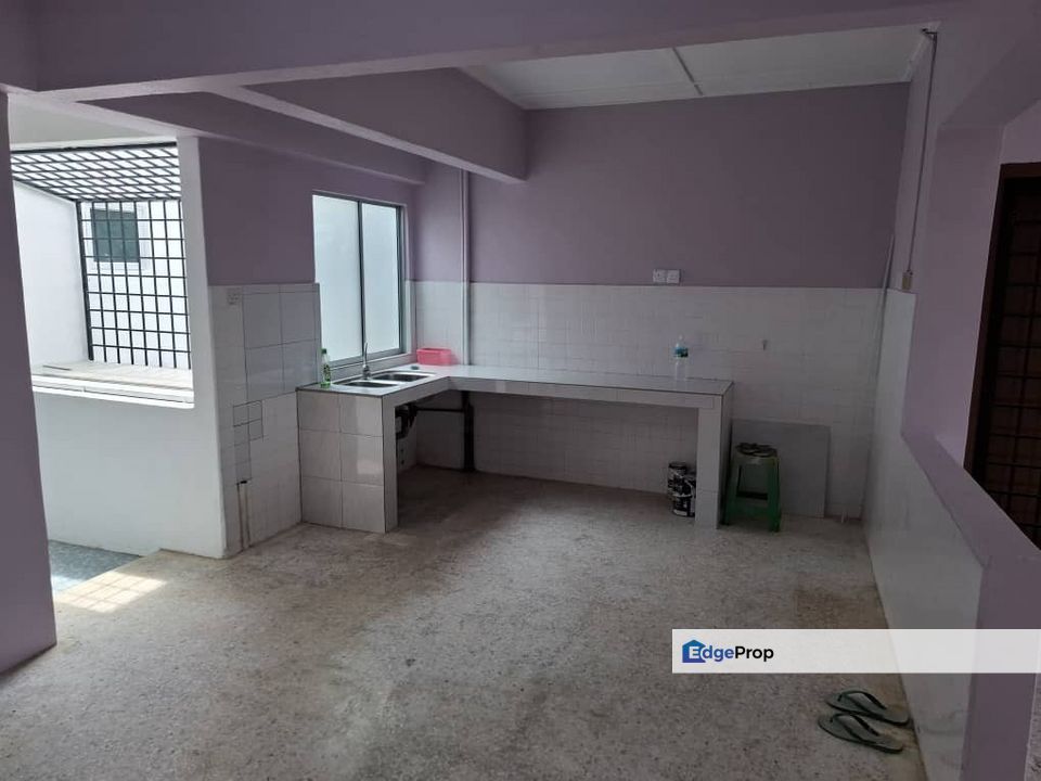 FLAT TAMAN SERI KUANTAN (BELAKANG SATE ZUL TELUK SISEK), Pahang, Kuantan