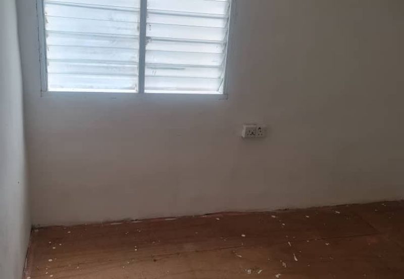 TAMAN PANDAN AMAN PECAHAN LOT 40619